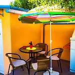 Vacation Grill & Chill With 350m2 Garden With Bbq アパート *
