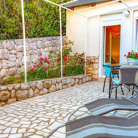 Vacation Grill & Chill With 350m2 Garden With Bbq Apartment *