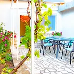 Daire Vacation Grill & Chill With 350m2 Garden With Bbq Novi Vinodolski