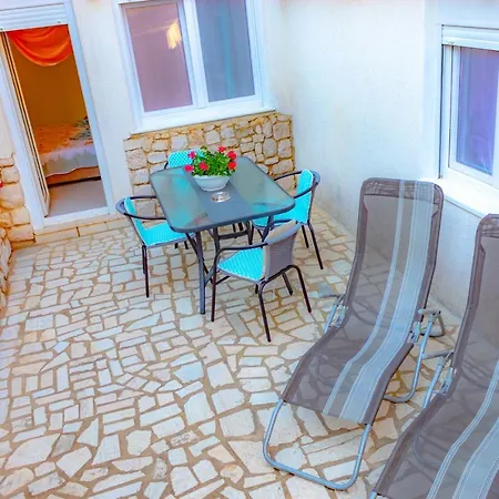 Apartment Vacation Grill & Chill With 350m2 Garden With Bbq *